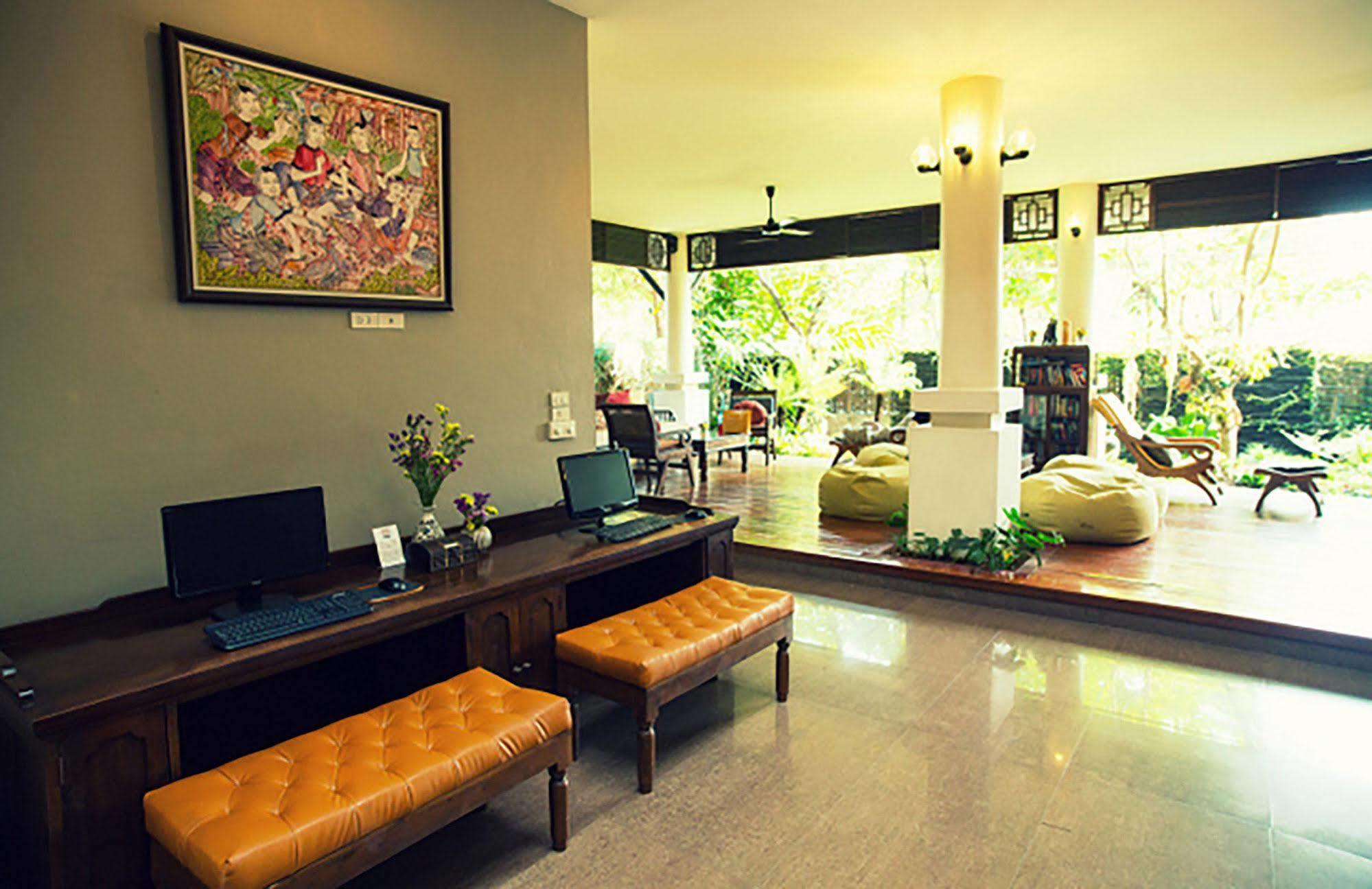 Guest house The 3sis